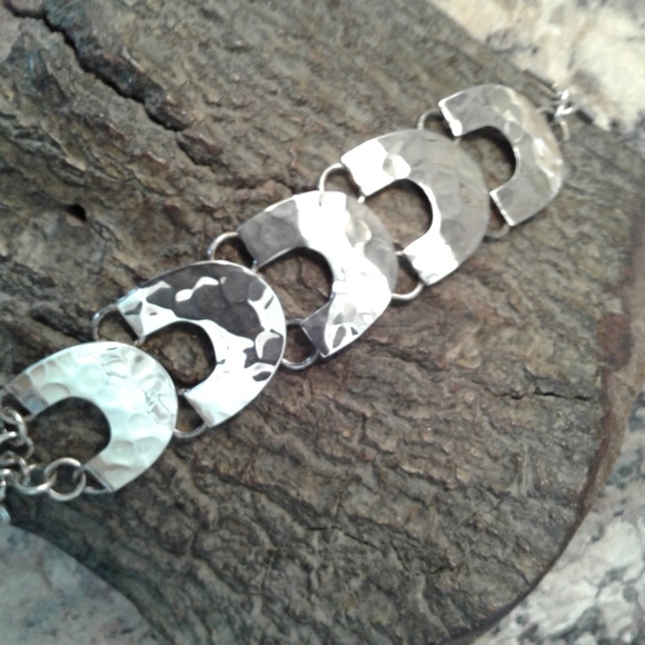 Sterling silver hammered bracelet - Picture 6 of 8